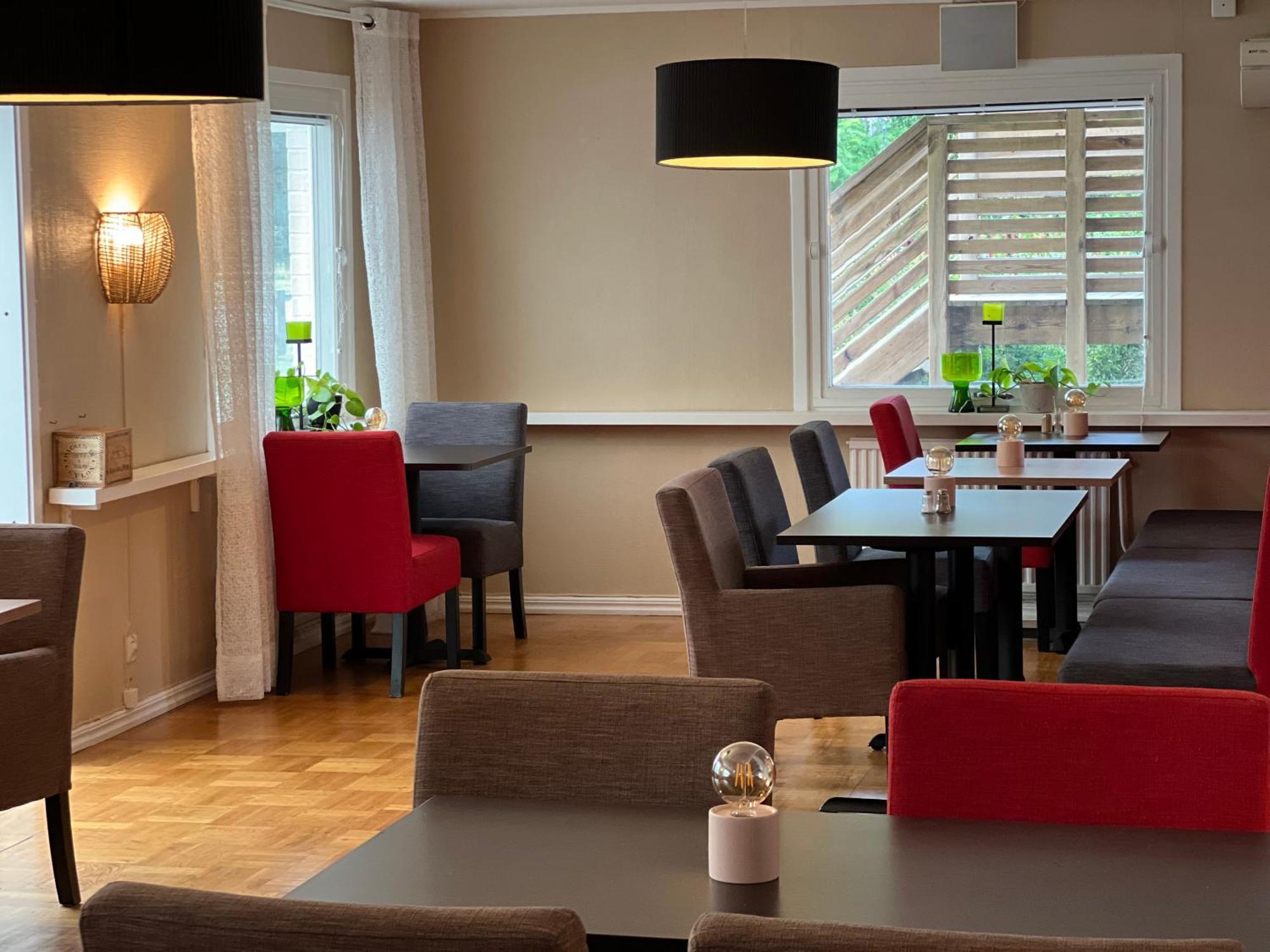 Boeda Hotell Bagian luar foto