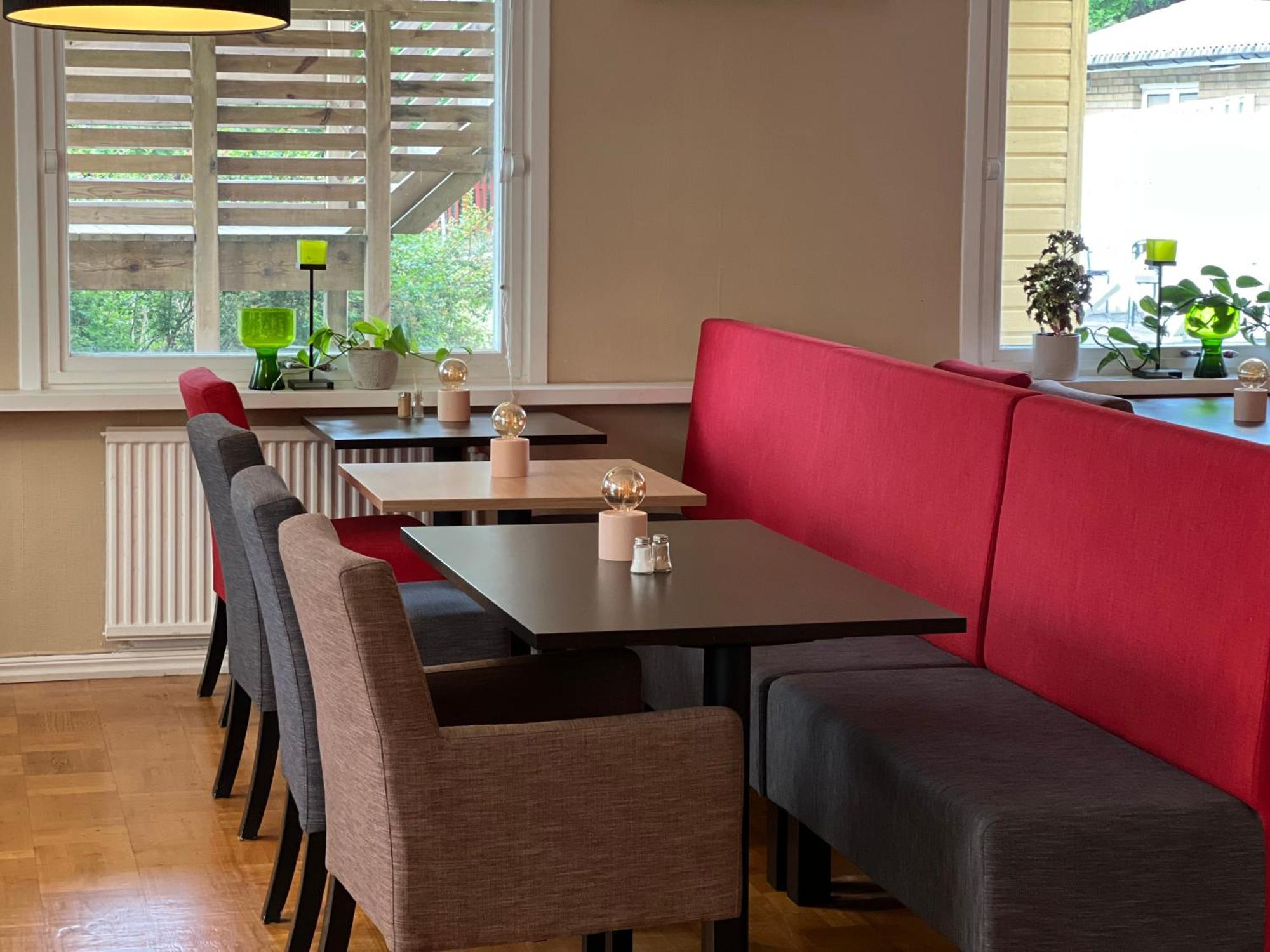 Boeda Hotell Bagian luar foto