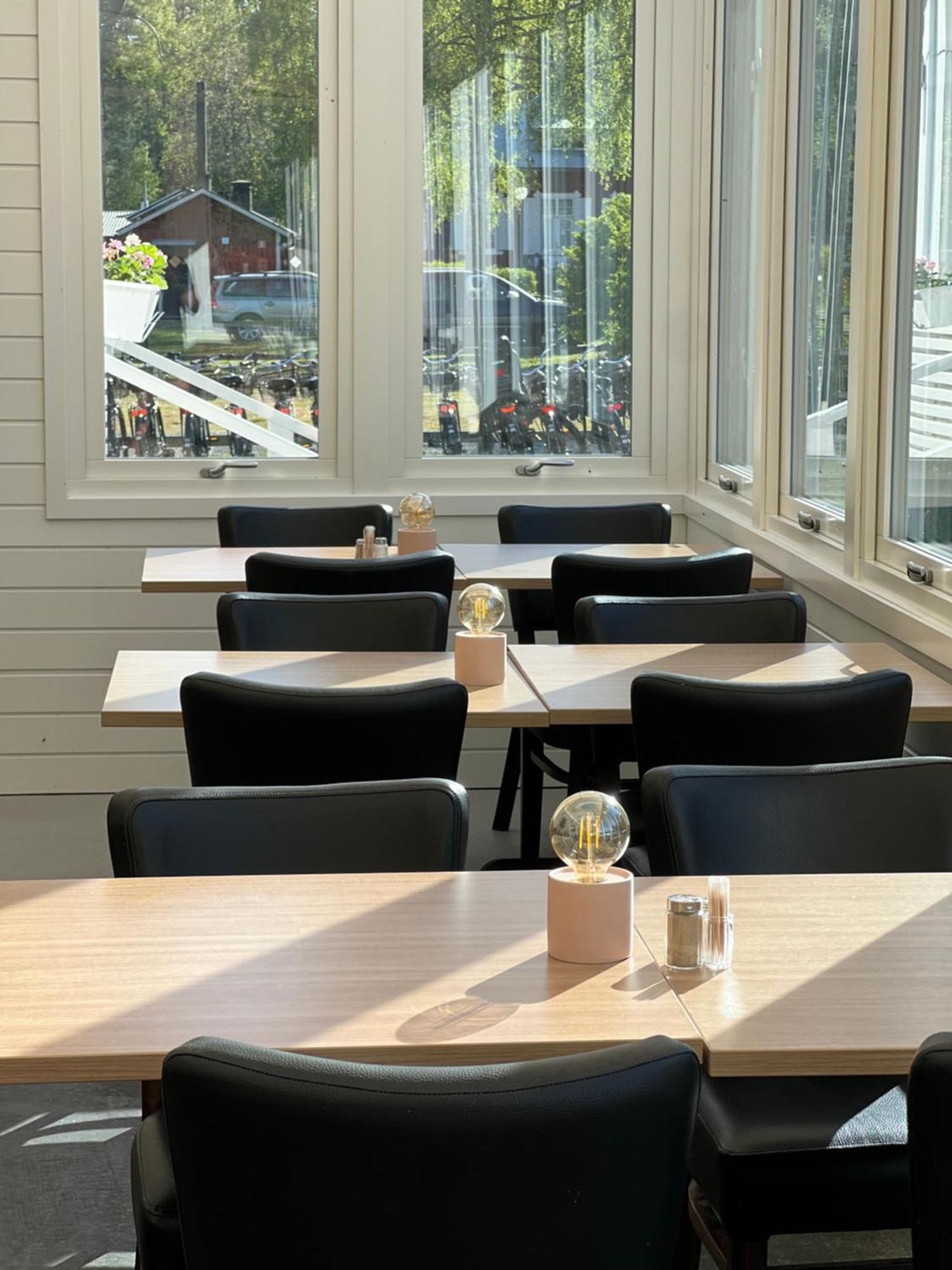 Boeda Hotell Bagian luar foto